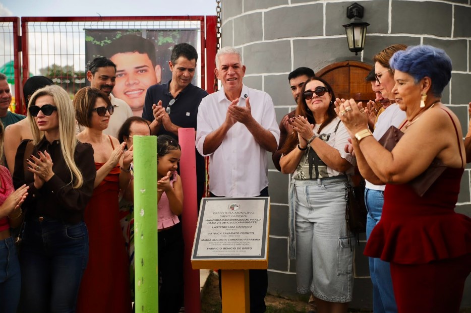 Baixo Guandu ganha nova brinquedopraça inclusiva